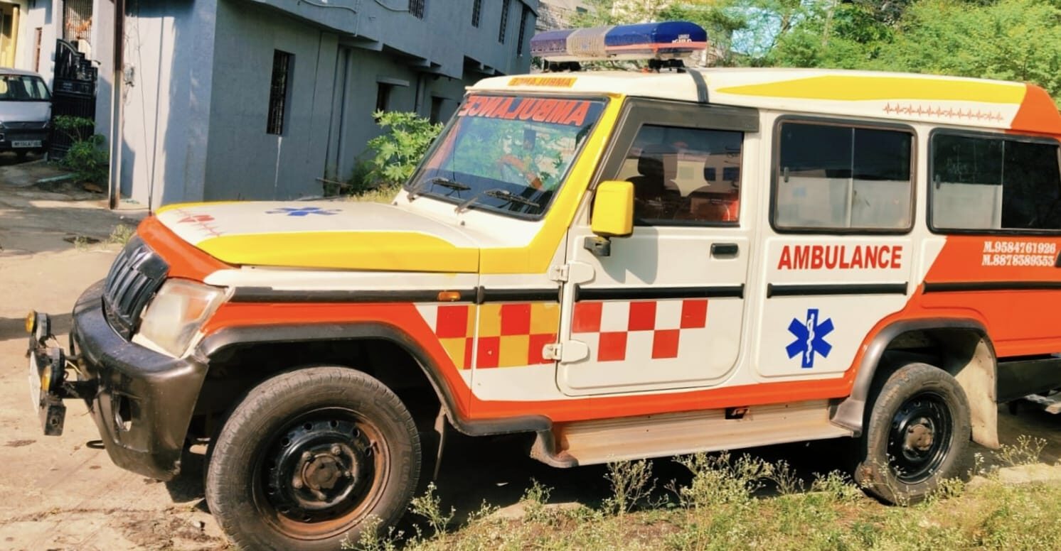 BOLORO AMBULANCE 2014 - Image 5